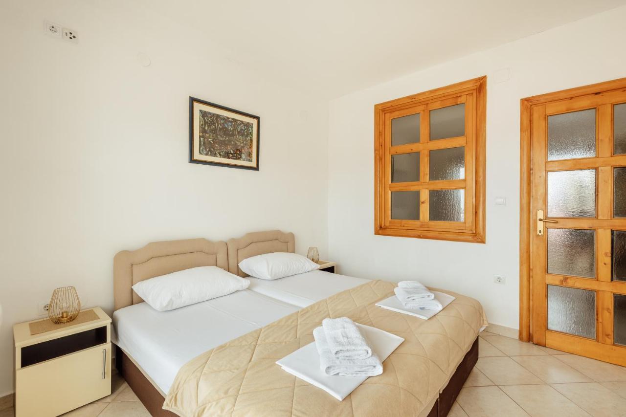 Premium Spot Apartments Herceg Novi Esterno foto